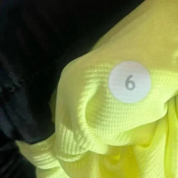 Lululemon Women Dottie Dash Clarity Yellow Black Hotty Hot Drawstring Shorts - Picture 3 of 3